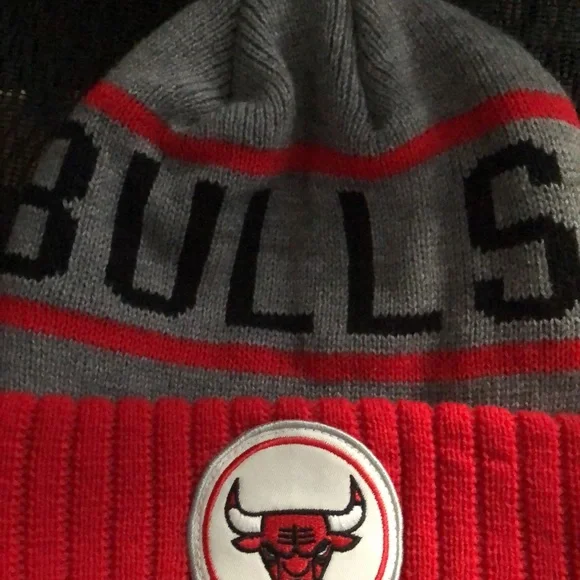 Chicago Bulls Mitchell & Ness Beanie - Picture 3 of 5